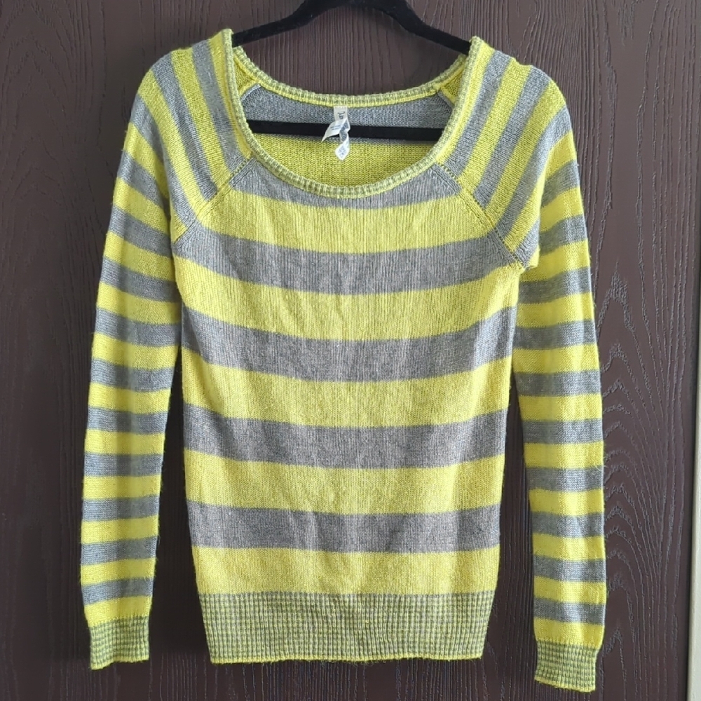 Y2K Aeropostale Yellow and Gray Crew Neck Sweater